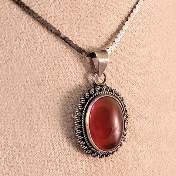 Vintage Sterling Carnelian Oval Cable Bezel Pendant Necklace - Picture 3 of 7